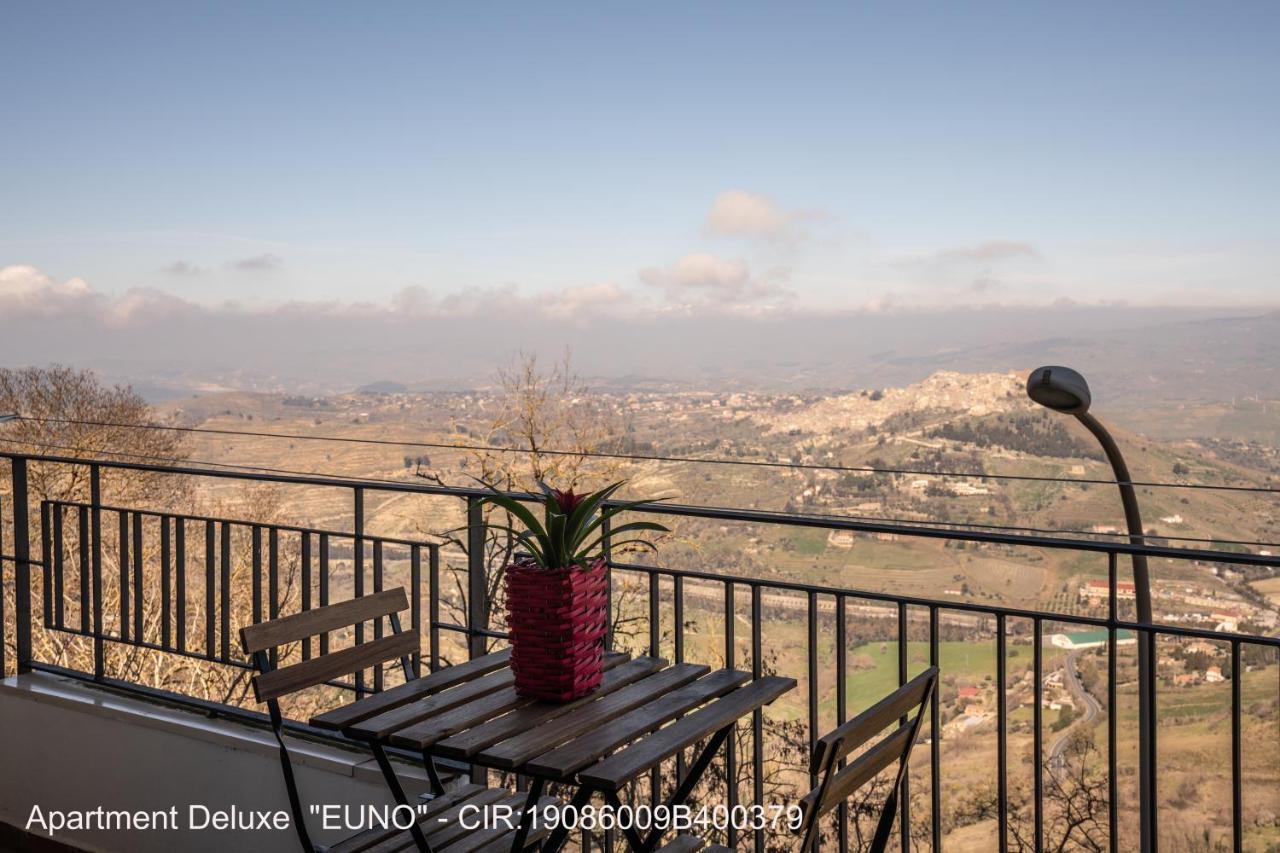 Rocca Di Cerere "Rocca Da Zeru" Apartments Έννα Εξωτερικό φωτογραφία