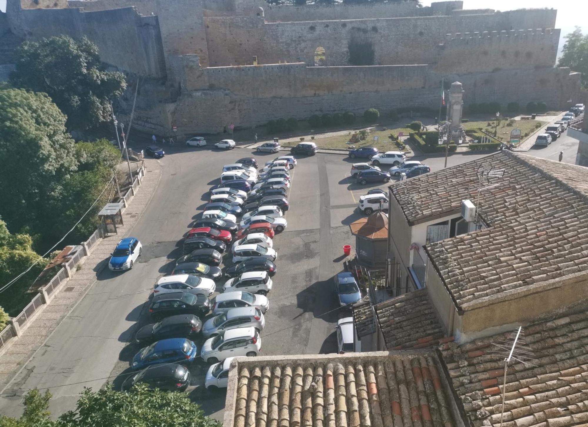 Rocca Di Cerere "Rocca Da Zeru" Apartments Έννα Εξωτερικό φωτογραφία
